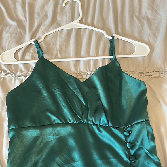 SHEIN dark green satin split dress - Picture 7 of 7